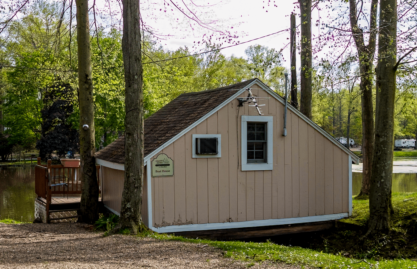 Back view of lakeside cabin