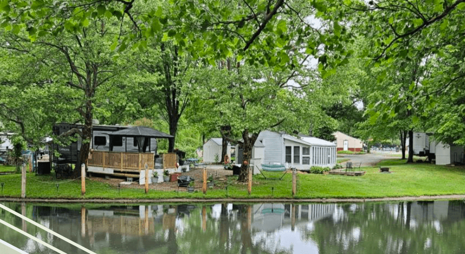 Seasonal cabin rental at Country Acres